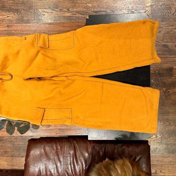 TNA Fleece Megafit Sweatpants - Picture 1 of 3